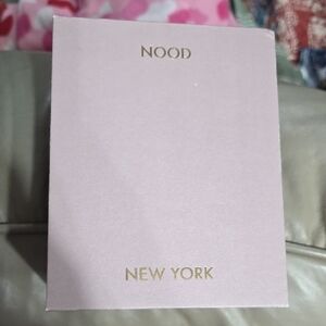 NOOD New York Women's Adhesive Push Up Bra D Size Stick On Nude/Beige Boxed EUC